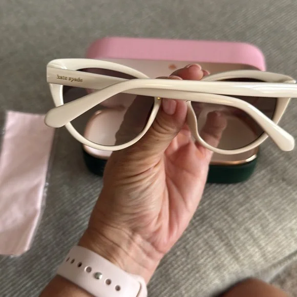 Kate Spade Sunglasses with Pink and Green Case. Brand new!! - Picture 3 of 3